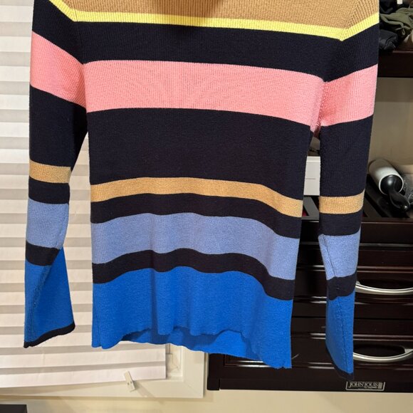 Super Cute Ann Taylor Turtleneck - Picture 2 of 4